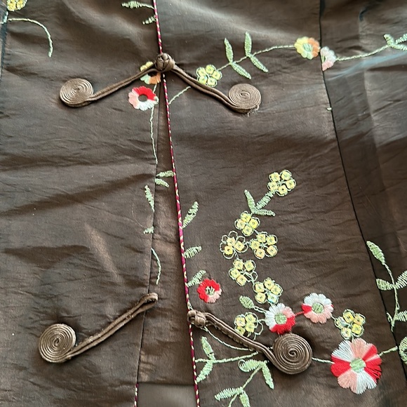 Vintage size small embroidered with flowers gold thread frog clasps - Picture 12 of 17